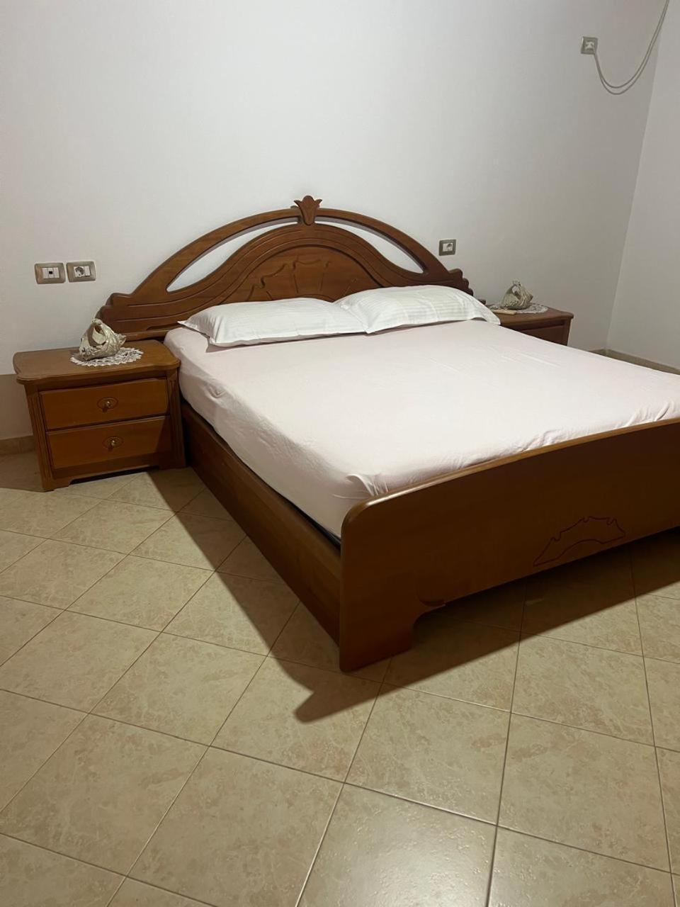 Nori House Hotel Vlorë Buitenkant foto