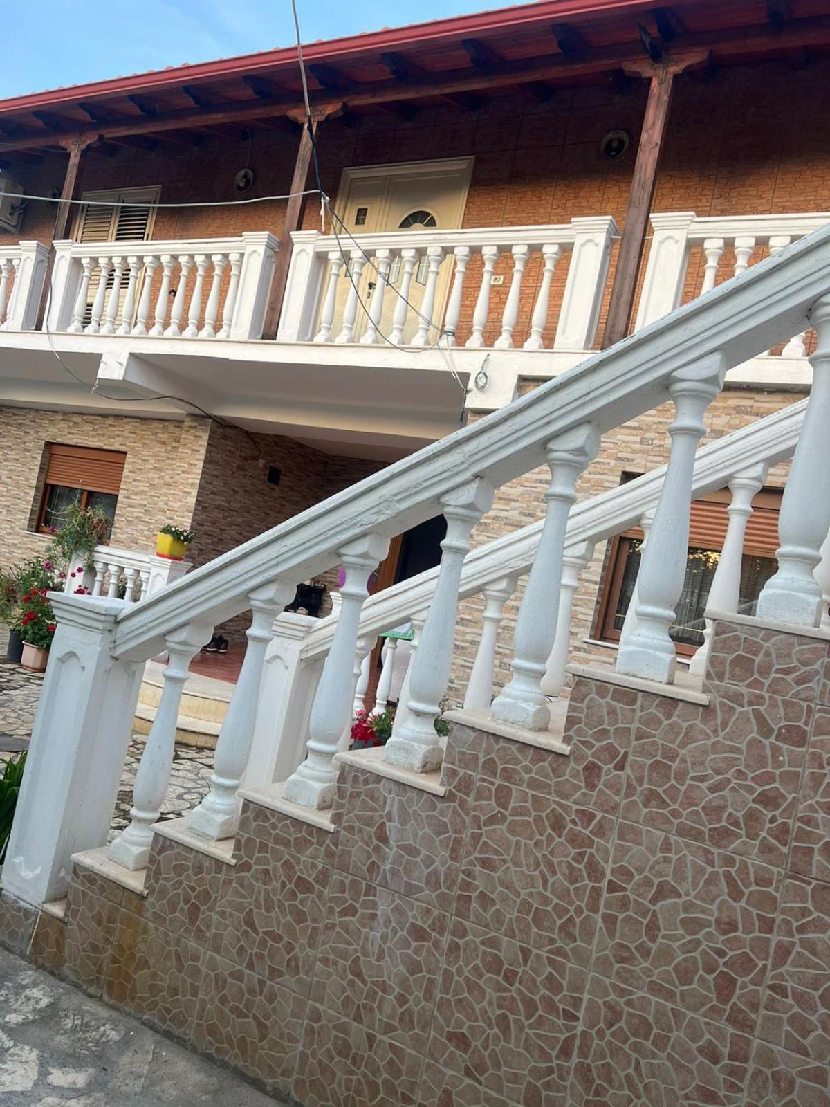 Nori House Hotel Vlorë Buitenkant foto