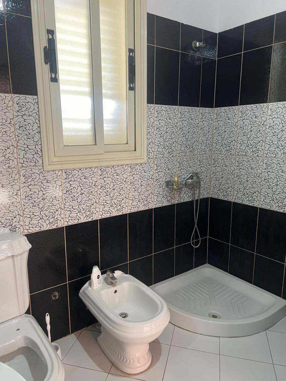 Nori House Hotel Vlorë Buitenkant foto