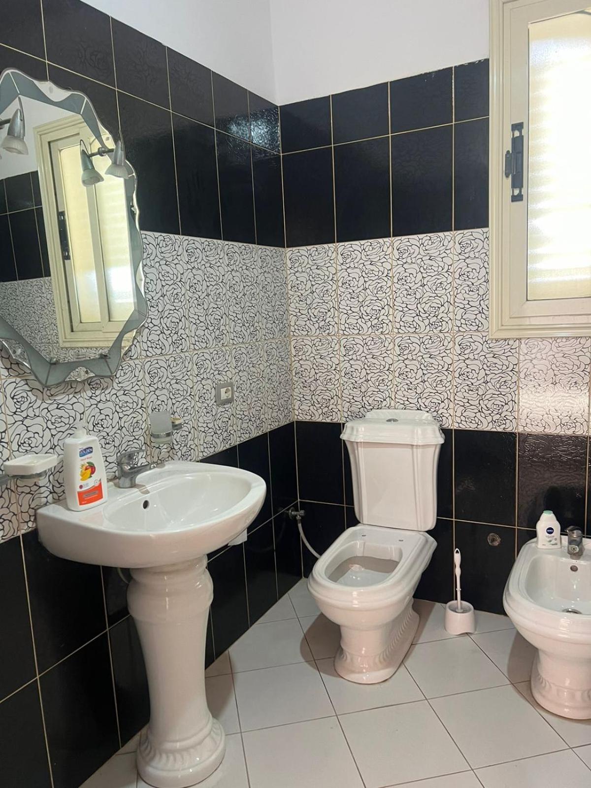 Nori House Hotel Vlorë Buitenkant foto